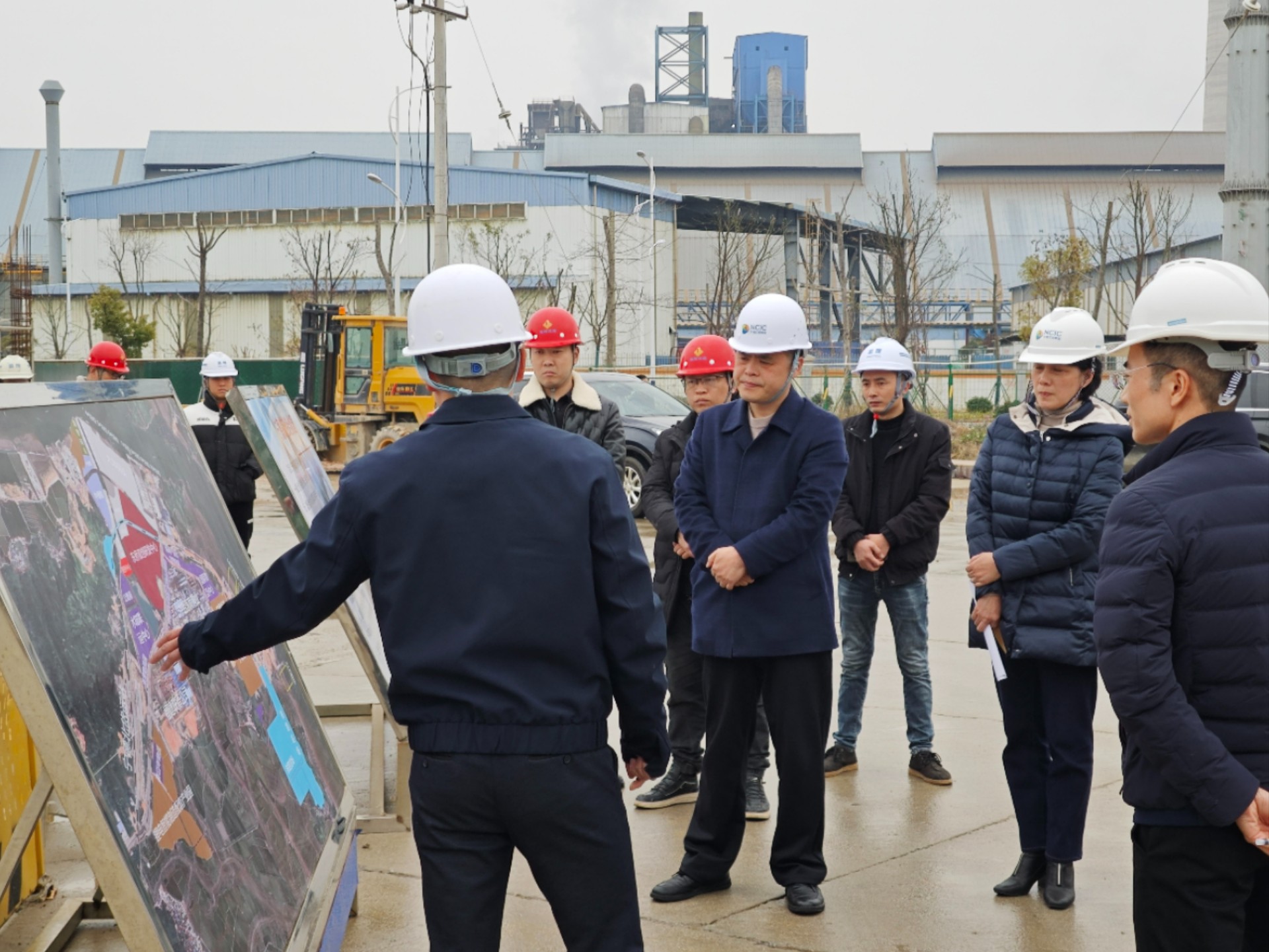 2024-2-29市交投集團領(lǐng)導深入市交投物流集團項目一線(xiàn)調研，章佳琦拍攝1.jpg