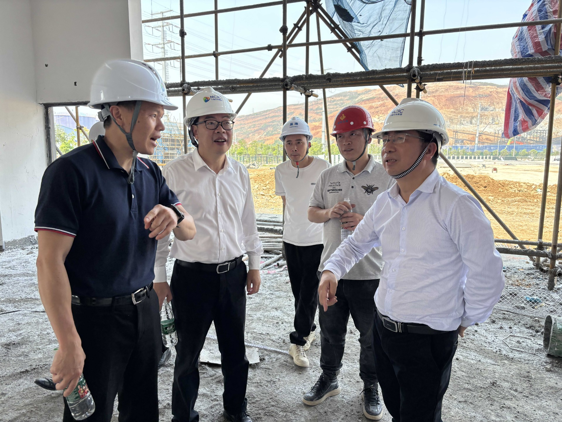市交投集團領(lǐng)導深入市交投項目開(kāi)展五一節前安全檢查，賴(lài)海瀾拍攝2_new.jpg