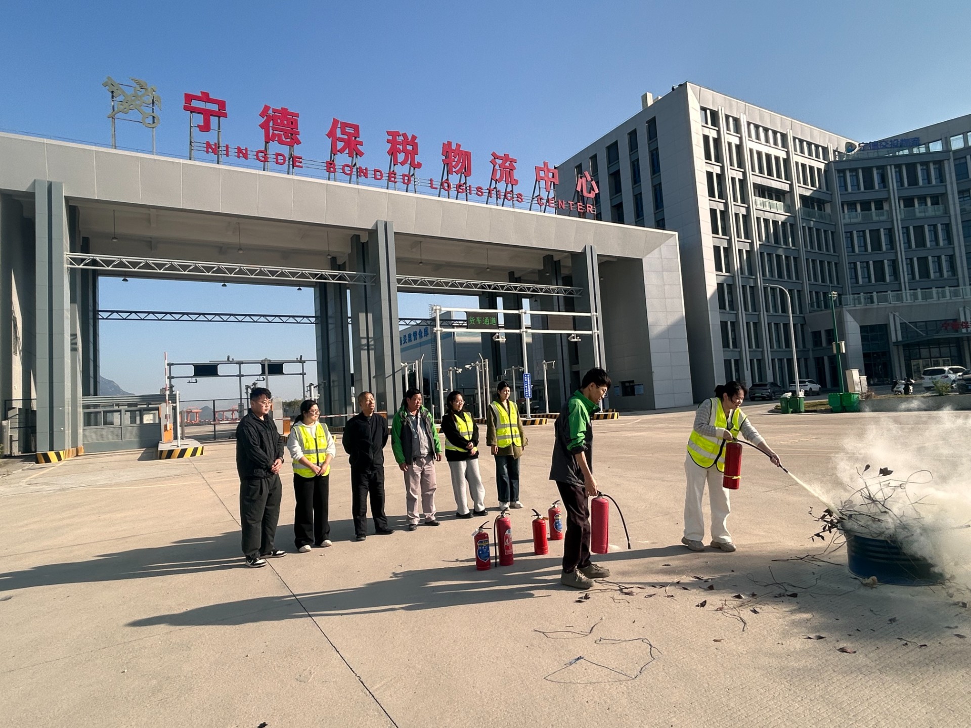 1764145233765851.jpg 3.jpg